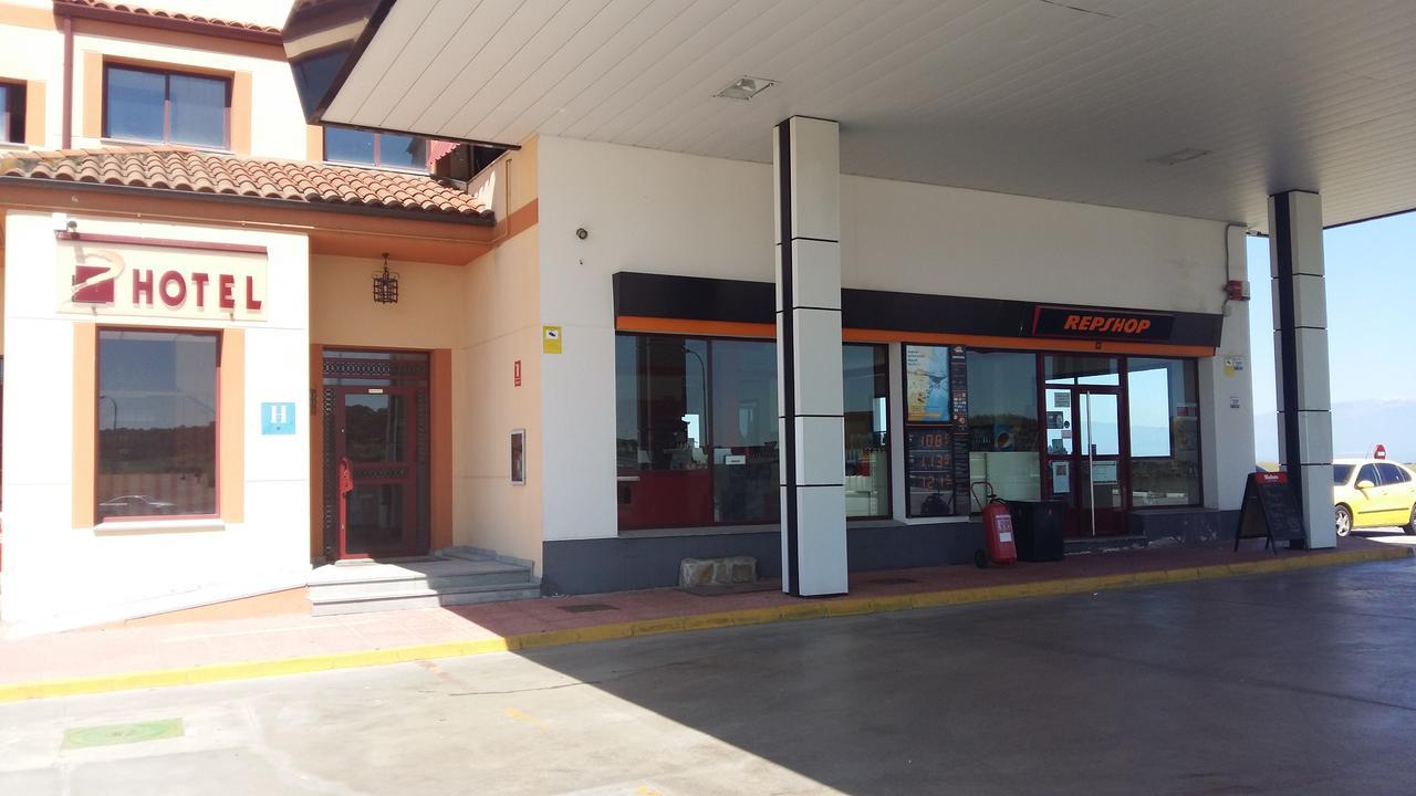 Peraleda de la Mata Area De Servicio Los Cerrillos מראה חיצוני תמונה